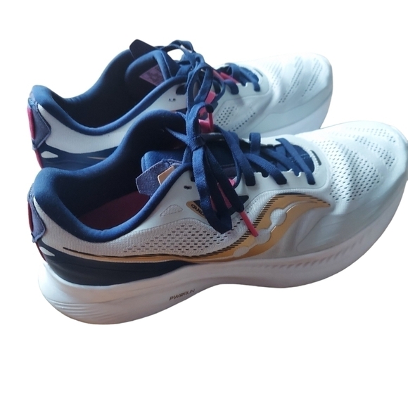 10.5 Saucony PWRrun navy pink gold and gray shoe - Picture 6 of 6